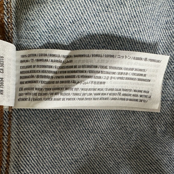 Abercrombie and Fitch distressed denim jacket in size XS - Picture 2 of 9